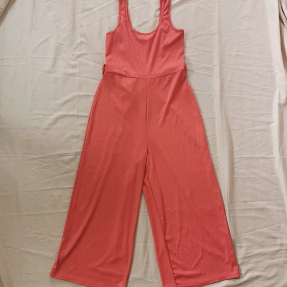 Flared bottom jumpsuit - Picture 3 of 5